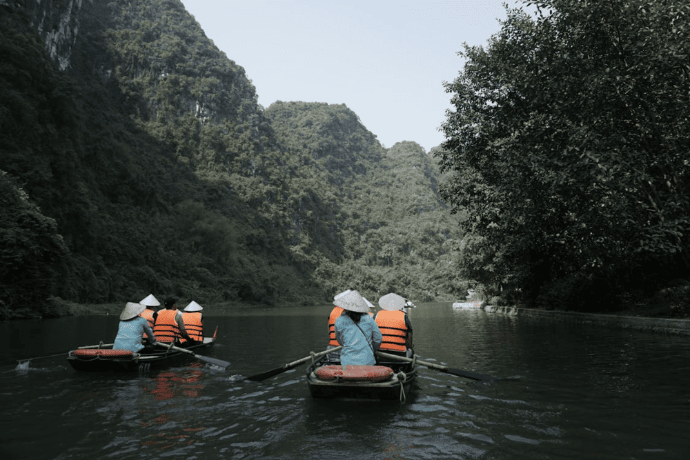 Gliding through the cave system here, visitors feel as if they've entered a fairyland (Source: Pexels)